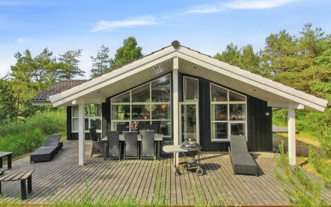 Arlett - 950M from the Sea: Blue, Shrub, Cottage, Groundcover, Garden, Estate, Shade, Landscaping, Farmhouse, Eco Hotel