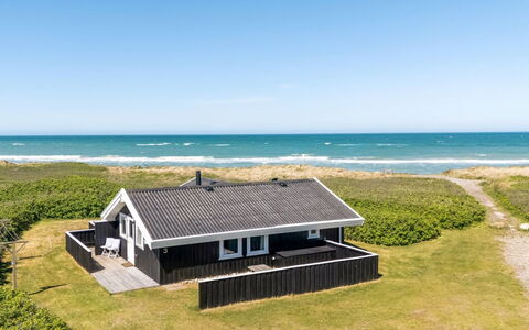 Minka - 58M from the Sea: Home, Cottage, Sea, Ocean, Coast, Farmhouse, Beach