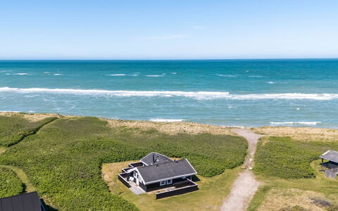 Minka - 58M from the Sea: Ecoregion, Coast, Sea, Land Lot, Cottage, Coastal And Oceanic Landforms, Ocean, Shore, Slope, Beach