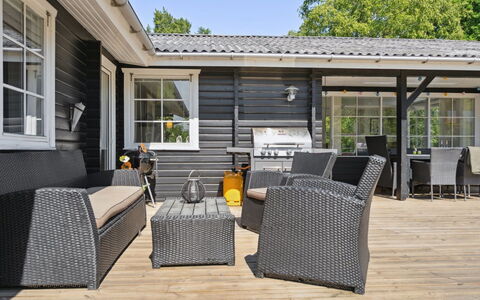 Adser - 600M from the Sea: Residential Area, Roof, Suburb, Driveway, Estate, Chimney