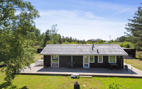 Adser - 600M from the Sea: Residential Area, Roof, Suburb, Driveway, Estate, Chimney
