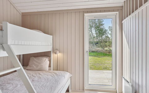 Erke - 500M from the Sea: Wood, Flooring, Floor, Bedroom, Ceiling, Interior Design, Home, Bed, Hardwood, Plank