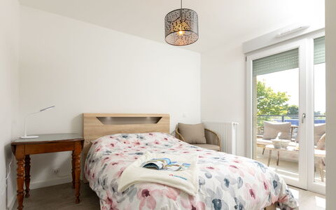 Cancale 160: Furniture, Property, Window, Comfort, Wood, Interior Design, Bed Frame, Architecture, Flooring, Floor