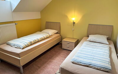 Accommodation:&nbsp;Pinot Gris 110.3