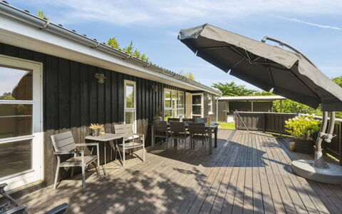 Felippa - from the Sea: Thatching, Cottage, House, Roof, Home, Farmhouse, Hut, Estate, Village