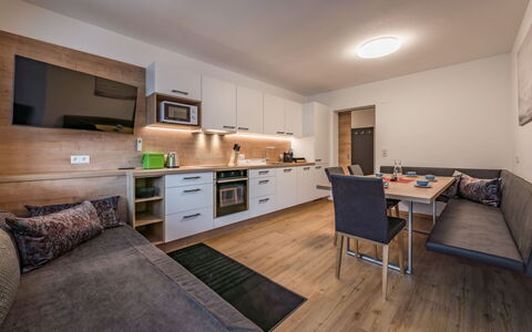 Hippach 500: Cabinetry, Furniture, Countertop, Building, Wood, Drawer, Kitchen, Interior Design, Comfort, Wood Stain