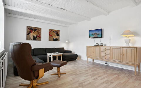 Essie - 20Km from the Sea: Wood, Roof, Architecture, Home, House, Cottage, Siding, Hardwood, Slope, Estate