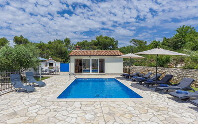 Villa Dina