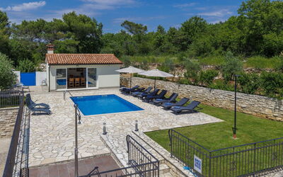Villa Dina