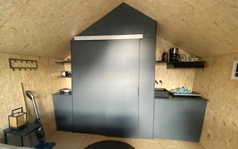 Accommodation:&nbsp;Tiny House Solo Retreat 2 300.2