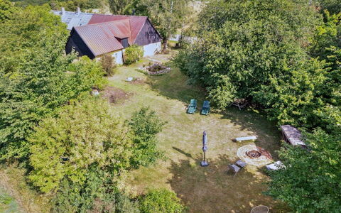 Hansen - 5.2Km from the Sea: Roof, House, Land Lot, Home, Cottage, Estate, Garden Buildings, Shade, Log Cabin, Landscaping