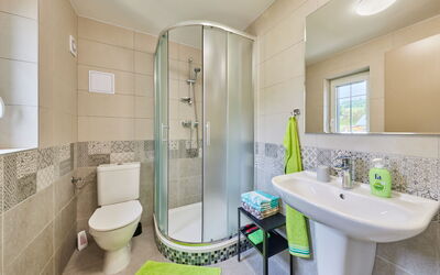 Accommodation:&nbsp;Meda 10.1