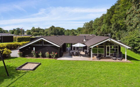 Edin - 150M from the Sea: Grass, Grassland, Landscape, Ecoregion, Plain, Plant Community, Land Lot, Outdoor Furniture, Prairie, Shrubland