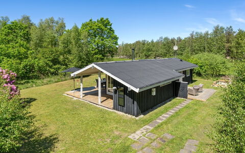 Aldina - 1.6Km from the Sea: Ceiling, Flooring, Interior Design, Floor, Composite Material, Furniture, Resort, Hotel, Design, Daylighting