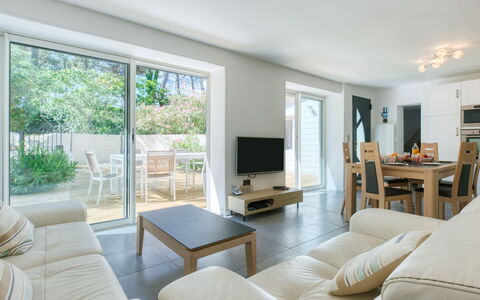 Villa Océane: Water, Sky, Property, Furniture, Table, Tableware, Blue, Azure, Cloud, Chair