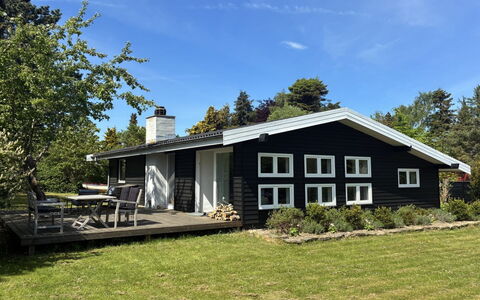 Hendrina - 500M from the Sea: Wood, Roof, Architecture, Home, House, Cottage, Siding, Hardwood, Slope, Estate