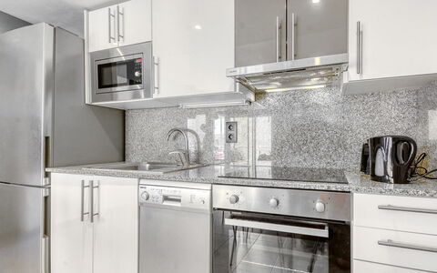 Cap Blanc: Countertop, Cabinetry, Property, Building, Kitchen Stove, Kitchen Appliance, Kitchen, Sink, Tableware, Cooktop