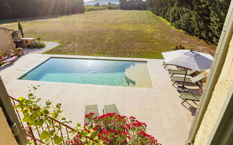 Le Mas de Marius: Plant, Water, Property, Green, Shade, Swimming Pool, Sky, Botany, Rectangle, Tree