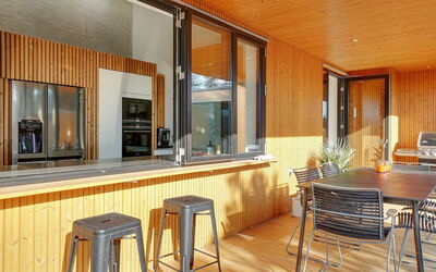 Bena - 800M from the Sea