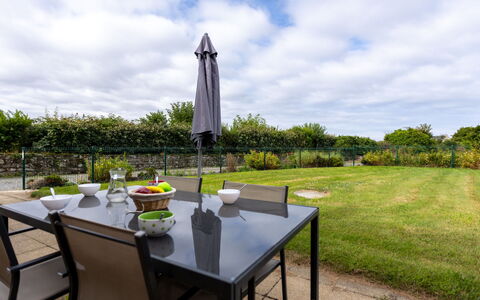 Emeraude: Cloud, Sky, Table, Plant, Furniture, Tableware, Chair, Building, Outdoor Table, Outdoor Furniture