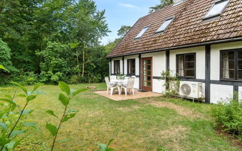 Rina - 250M from the Sea: Vegetation, Shrub, Spring, Cottage, Garden, Shade, Backyard, Yard, Chair