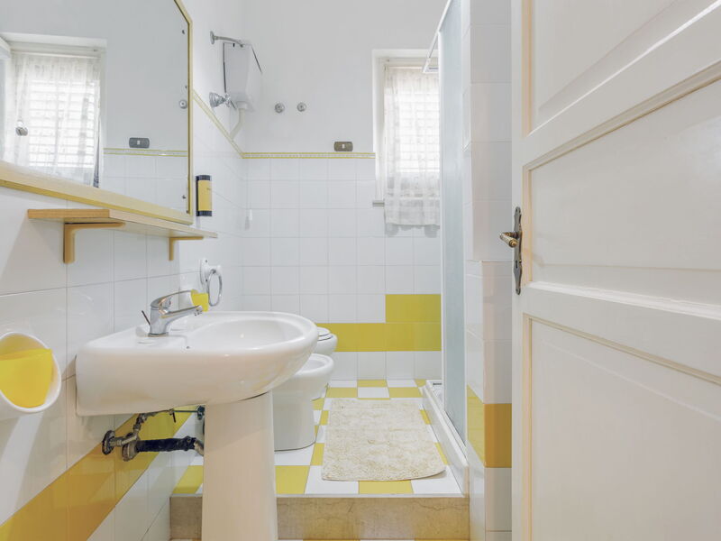 Accommodation:&nbsp;Gaia Giallo 155.2