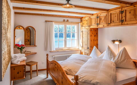 Chesa Anemona al Lej: Furniture, Property, Window, Building, Comfort, Table, Wood, Interior Design, Lighting, Architecture