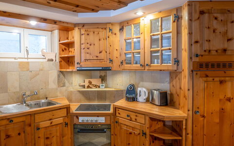Chesa Anemona al Lej: Cabinetry, Countertop, Furniture, Sink, Property, Kitchen Sink, Drawer, Kitchen, Wood, Tap