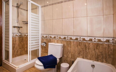 Villa Alsing: Plumbing Fixture, Property, Bathtub, Tap, Shower Head, Bathroom, Shower Door, Interior Design, Lighting, Shower