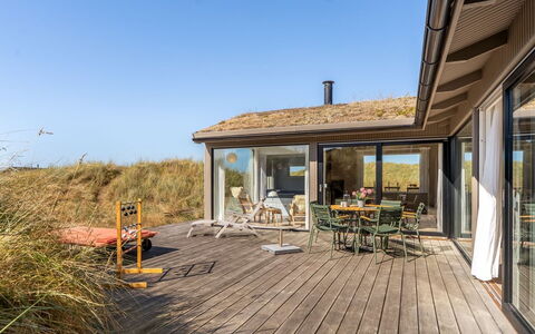 Hoat - 300M from the Sea