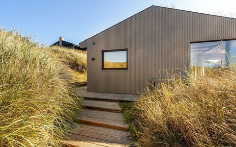 Hoat - 300M from the Sea
