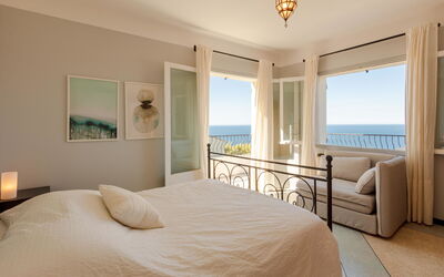 Accommodation:&nbsp;Chantelyre 99.1