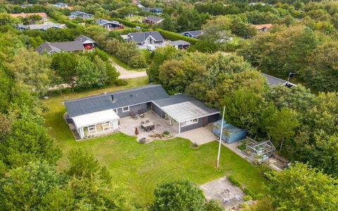 Waghn - 800M to the Fjord: Wood, Roof, Architecture, Home, House, Cottage, Siding, Hardwood, Slope, Estate