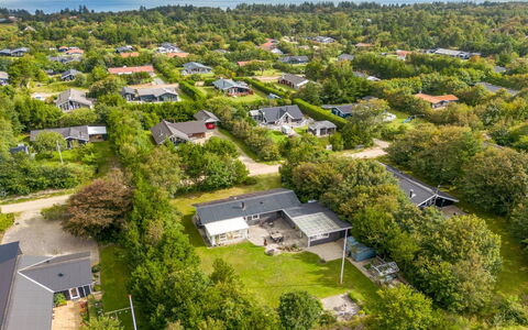 Waghn - 800M to the Fjord: Wood, Roof, Architecture, Home, House, Cottage, Siding, Hardwood, Slope, Estate