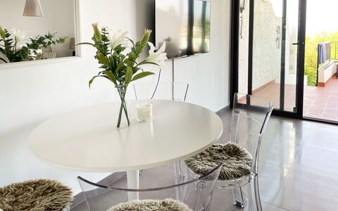 Limoneros: Plant, Property, Table, Interior Design, Lighting, Building, Architecture, Yellow, Decoration, Floor