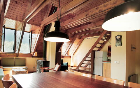 Herbasabina: Ceiling, Room, Interior Design, Building, Property, Wood, Hardwood, Wood Flooring, Lighting, Beam
