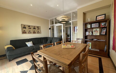 Le Palme: Table, Furniture, Couch, Building, Wood, Chair, Interior Design, Flooring, House, Living Room