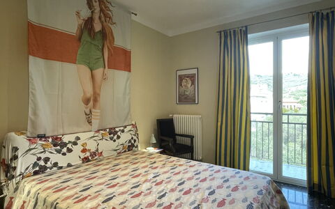 Le Palme: Furniture, Property, Building, Window, Comfort, Azure, Wood, Bed, Textile, Lighting