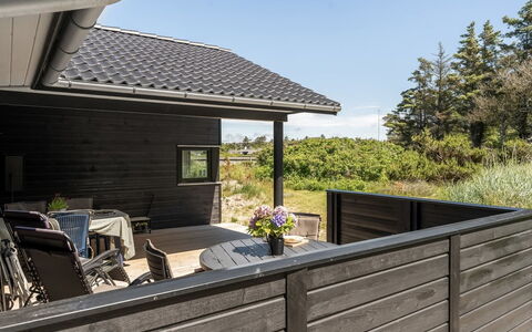 Annvy - 400M from the Sea: Wood, Siding, Home, Roof, Composite Material, Cottage, Porch, Deck, Plank, Hardwood