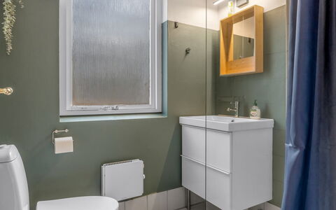 Idalina - 700M from the Sea: Toilet Seat, Bathroom, Plumbing Fixture, Wall, Toilet, Interior Design, Flooring, Floor, Sink, Plumbing