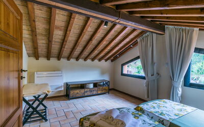Accommodation:&nbsp;Limoni 300.5