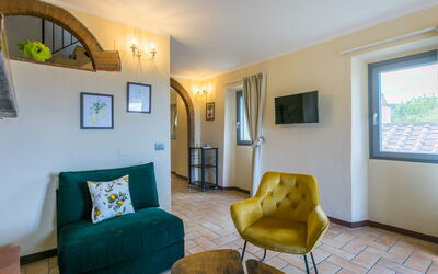 Accommodation:&nbsp;Limoni 300.5