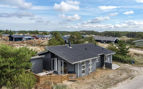 Floria - 1.4Km from the Sea: Cottage, Shed, Hut, Farmhouse, Prairie, Shack, Barn, Log Cabin, Garden Buildings