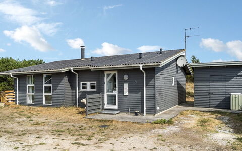 Floria - 1.4Km from the Sea: Cottage, Shed, Hut, Farmhouse, Prairie, Shack, Barn, Log Cabin, Garden Buildings