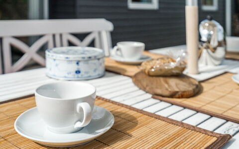 Floria - 1.4Km from the Sea: Cottage, Shed, Hut, Farmhouse, Prairie, Shack, Barn, Log Cabin, Garden Buildings