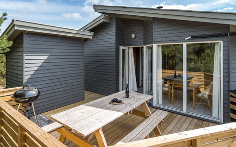 Floria - 1.4Km from the Sea: Cottage, Shed, Hut, Farmhouse, Prairie, Shack, Barn, Log Cabin, Garden Buildings