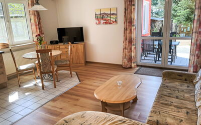 Lara 187.1: Furniture, Property, Table, Window, Wood, Flooring, Interior Design, Floor, Chair, Living Room
