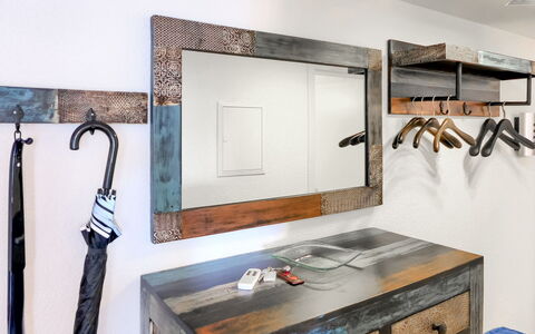 Orya: Cabinetry, Property, Building, Wood, Countertop, Interior Design, Kitchen, Floor, Flooring