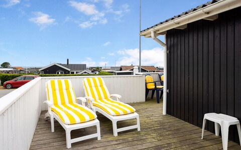 Yvette - 150M from the Sea: Cottage, Shed, Hut, Farmhouse, Prairie, Shack, Barn, Log Cabin, Garden Buildings