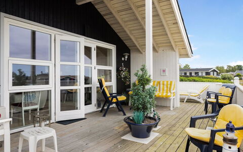 Yvette - 150M from the Sea: Cottage, Shed, Hut, Farmhouse, Prairie, Shack, Barn, Log Cabin, Garden Buildings